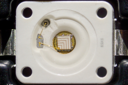 晶片是透過斜反射光取得的